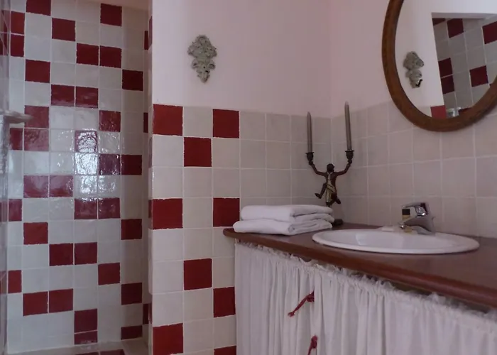 Mas De L'ilon Bed & Breakfast Vallabrègues